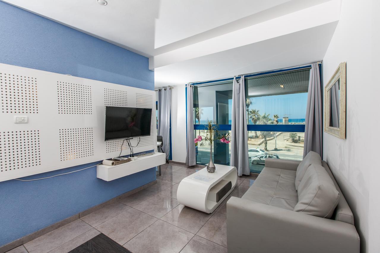 Ocean Front Apartments First Line To The Beach Tel Aviv Room photo